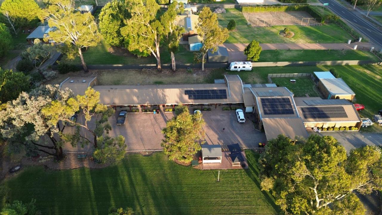 Tatura Country Motel Exteriör bild