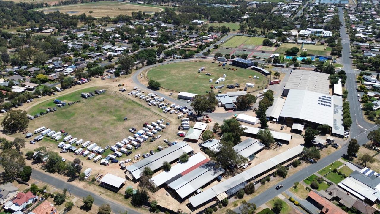 Tatura Country Motel Exteriör bild