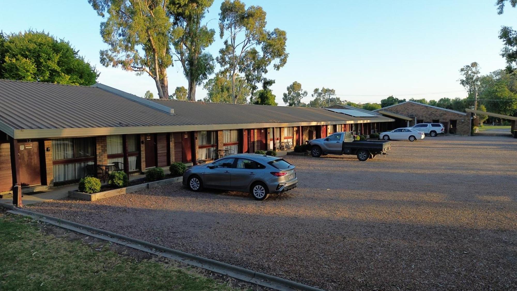 Tatura Country Motel Exteriör bild